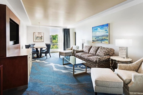 THE TENNESSEAN Personal Luxury Hotel image 8
